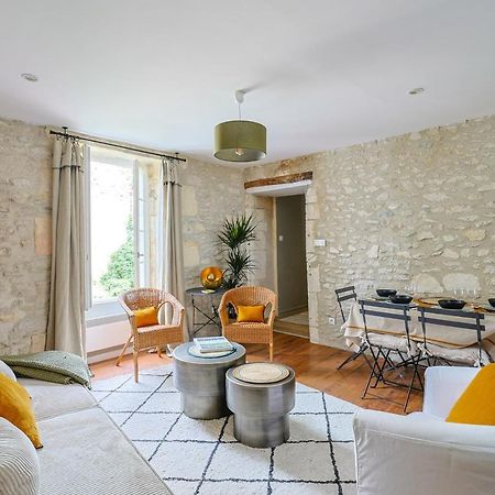 Апартаменты Tour Du Palais #Terrasse #Vue Коньяк Экстерьер фото