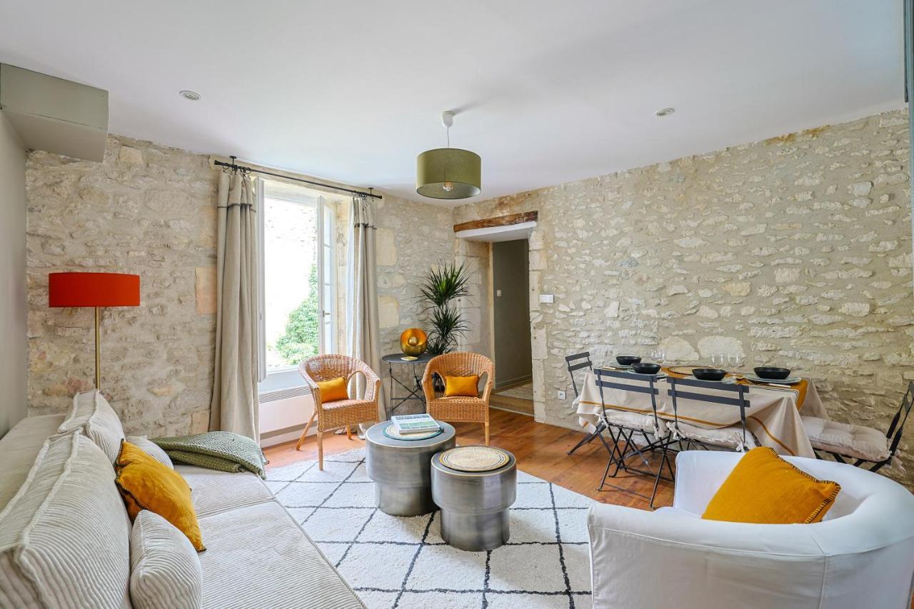 Апартаменты Tour Du Palais #Terrasse #Vue Коньяк Экстерьер фото