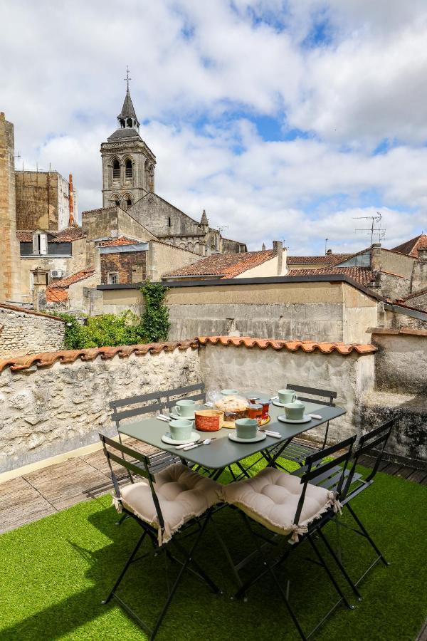Апартаменты Tour Du Palais #Terrasse #Vue Коньяк Экстерьер фото